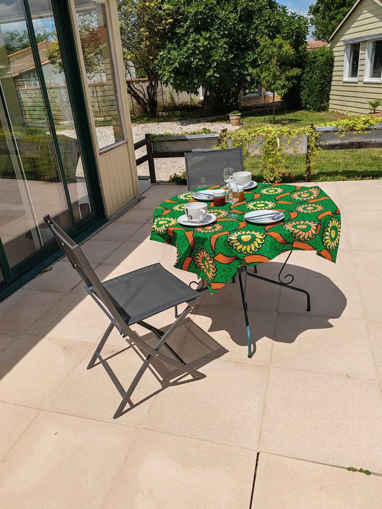 La Revetizon Bed & Breakfast Saint-Pierre-d'Amilly Exterior photo
